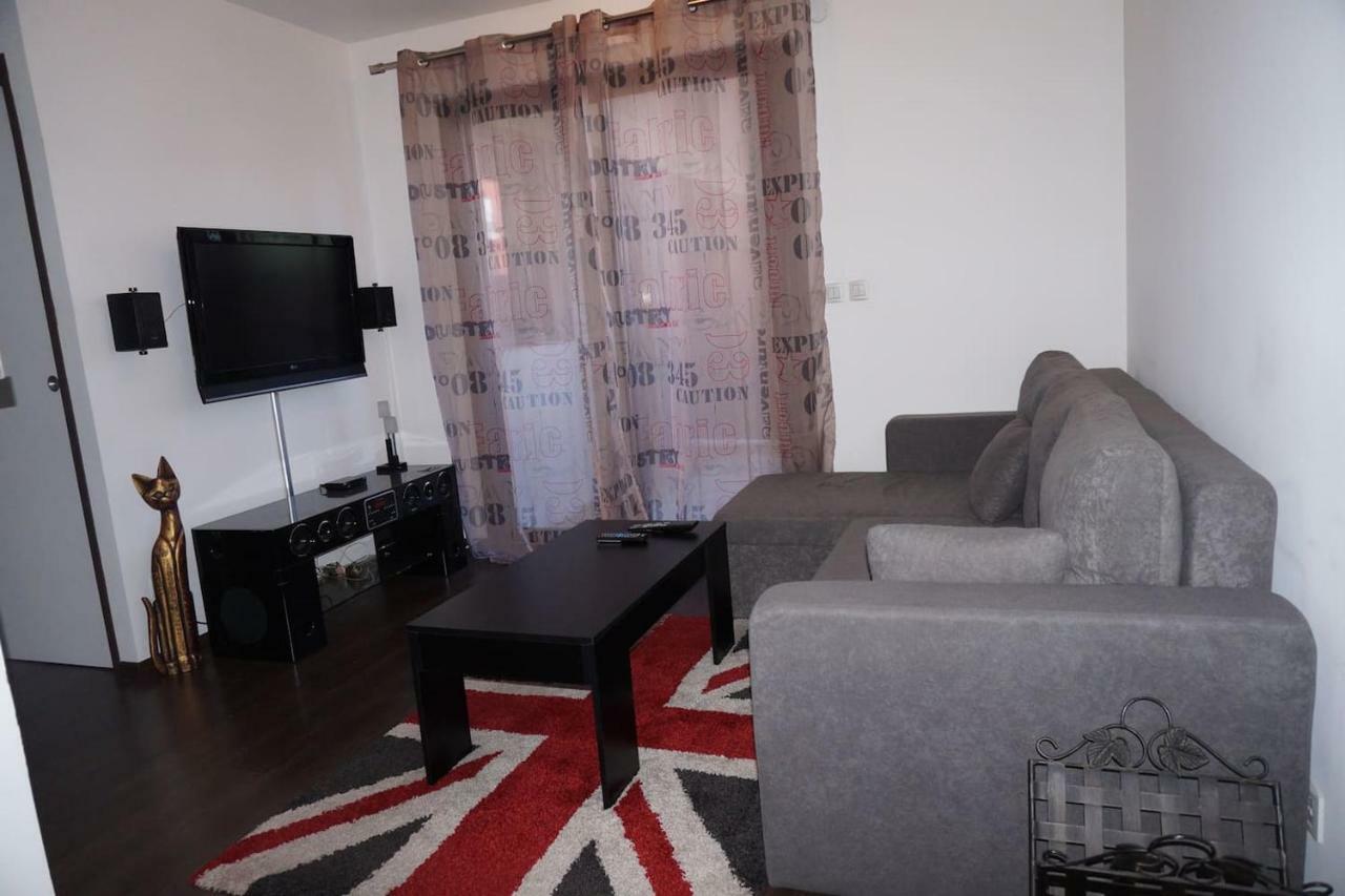 F1 De 36M2 Avec Terrasse Et Parking Privatif. Apartment La Roquette-sur-Siagne Bagian luar foto